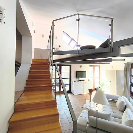 Sculpture Gallery Apartment, Vysne Ruzbachy, Garden, Garage *