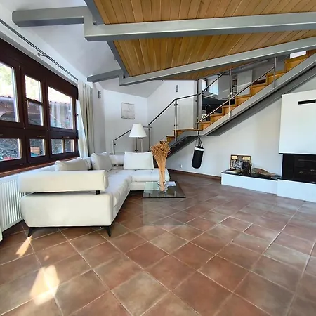 Apartmán Sculpture Gallery Apartment, Vysne Ruzbachy, Garden, Garage