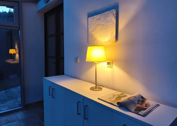 Sculpture Gallery Apartment, Vysne Ruzbachy, Garden, Garage 아파트 *