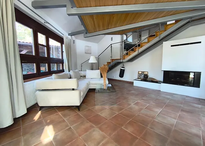 아파트 Sculpture Gallery Apartment, Vysne Ruzbachy, Garden, Garage
