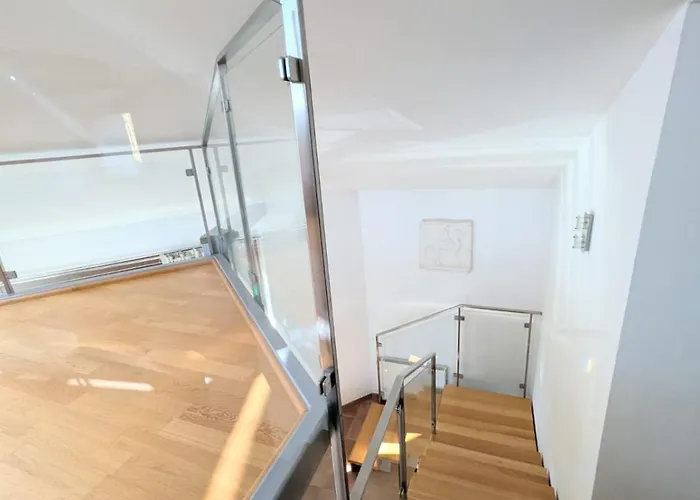 아파트 Sculpture Gallery Apartment, Vysne Ruzbachy, Garden, Garage